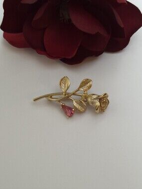Vintage Avon Gold Plated Rose with Pink Crystal Brooch Signed Avon